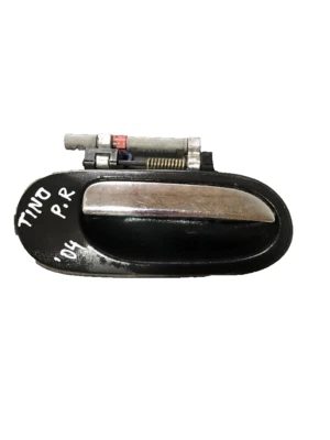 Manija exterior puerta delantera derecha Nissan Almera Tino 2004 año negro Foto 1 de 4