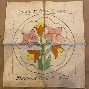 BLUENOSE HOOKED RUG PATTERN #974 FLORAL CHAIR STOOL COVER BURLAP 18x18 USA 40’s - Picture 1 of 8