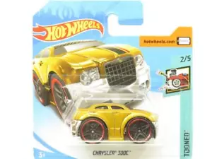 Hotwheels Chrysler 300C Oro Tooned 156/365 Piccolo Scheda 1 64 Scala Sealed New - Foto 1 di 2