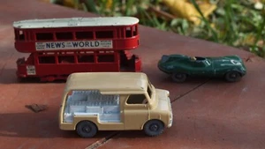 MATCHBOX 29 Bedford Milk Delivery van 41 Jaguar D Type YY3 Tramcar - Bild 1 von 3