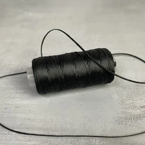 Bobine de fil à coudre noir polyester ciré 150D 0.8mm 50m idéal couture cuir DIY - Imagen 1 de 3