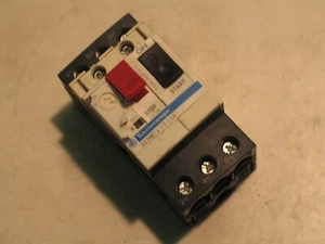 PROTECTOR MOTOR ARRANQUE MANUAL SCHNEIDER TELEMECANIQUE GV2-ME16 9-14A P6002 - Imagen 1 de 8