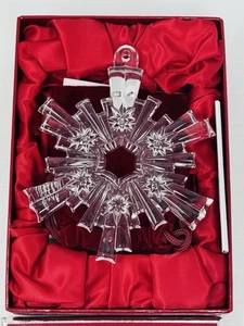 NUEVO Waterford 2009 cristales de nieve adorno perforado en caja con potenciador nuevo en caja - Imagen 1 de 9