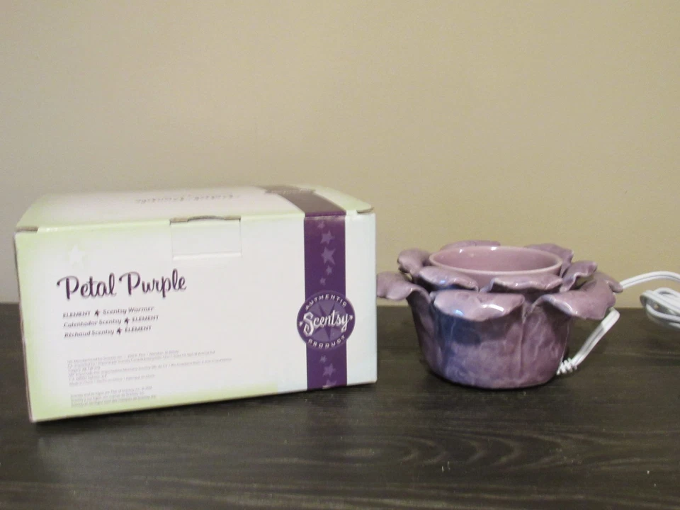Scentsy 花瓣紫色花朵蜡加热器 2013 年已停产 — 第 1/4 张图片