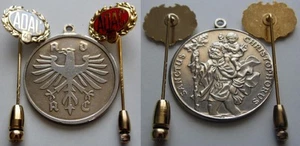 ADAC 40 und 50 Jahre Ehrenanstecknadel, Gold-u. Silberfarbe + Medaille - Picture 1 of 4