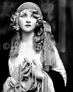 Ziegfeld Follies Flapper Girl - Vintage 1910-1930 – Glamour - 8X10 Photo - Picture 1 of 1