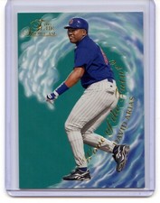 DAVID ORTIZ 1998 FLAIR SHOWCASE MLB WAVE OF THE FUTURE ROOKIE CARD RED SOX NICE!