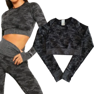 Top corto sin costuras contorno camuflado Boohoo talla L Foto 1 de 4