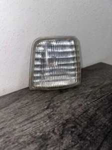 1992-1997 Ford F250 OEM RH Passenger Side Corner Lamp - Picture 1 of 5