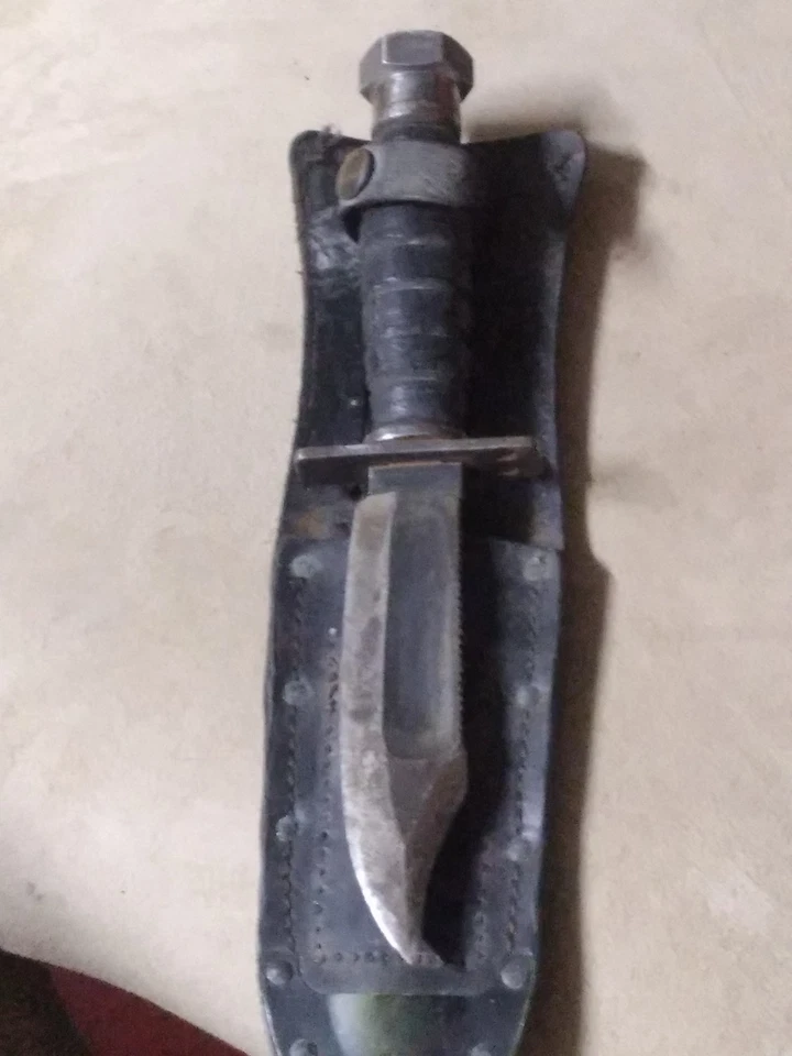 Cuchillo de Lucha de Hoja Fija Camillus De Colección, Cuchillo de Supervivencia de Piloto Ontario EE. UU. Foto 1 de 2