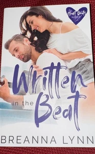 Written in the Beat (Heart Beats) Taschenbuch von Breanna Lynn 2021 SIGNIERTES EXEMPLAR LN - Bild 1 von 4