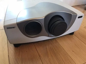 Sony VPL-VW10HT LCD projector With Original Remote Control & Manual - Picture 1 of 6