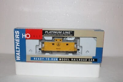 WALTHERS PLATINUM LINE HO B&O 25' WOOD CABOOSE, NEW IN BOX - Image 1 of 4
