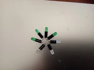 Set 7 LED 5mm con portalampada a innesto – Verdi/Bianchi – Elettronica DIY - Foto 1 di 3