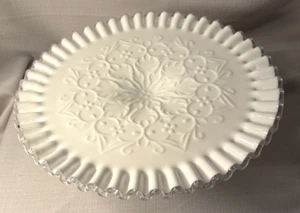 GORGEOUS Vintage FENTON Silver Crest Cake Stand in SPANISH LACE - Picture 1 of 5