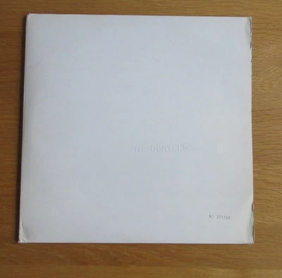 THE BEATLES WHITE ALBUM DOUBLE LP W POSTER & PICS  Side Opening NUMBERED #237318 - Image 1 of 4