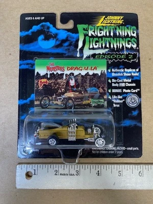 Johnny Lightning Frightning Lightnings Episodio 2 The Munsters DRAG-U-LA Show Car Foto 1 de 4