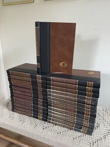 🍊Vintage Lot of 26 The World Book Science Year Book Encyclopedia 1979-2004 - Picture 1 of 13