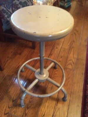 6 taburetes metálicos Adjusto de colección - Ajustables de 18” a 26” con asientos giratorios 360 de 13” Foto 1 de 4