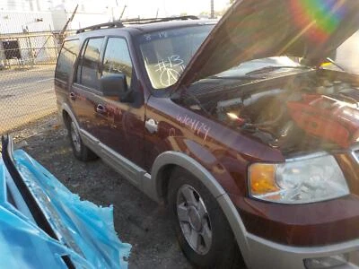 Used Left Sun Visor fits: 2006 Ford Expedition from 12/03/04 L. w/roof console w - Image 1 of 4