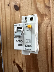 CRABTREE 10A 30MA 6110/030 TIPO B 6 kA DOBLE POLO RCD STARBREAKER - Imagen 1 de 7