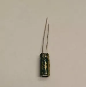 1 PEZZO CONDENSATORE ELETTROLITICO VERTICALE 100uF 16V 5X12 105° C PASSO 2mm - Imagen 1 de 2