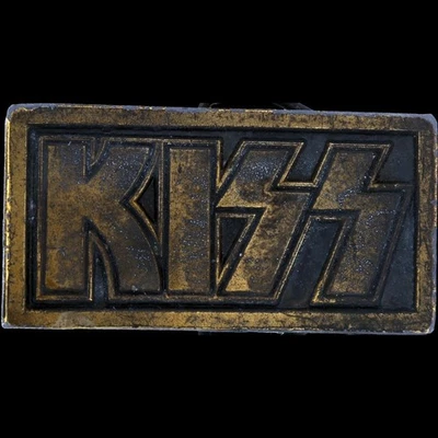 Kiss 标志 Gene Simmons 20 世纪 70 年代摇滚乐队音乐纪念品复古皮带扣 — 第 1/3 张图片