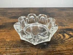 Vintage Clear Glass Small Round Flower Ashtray With Scalloped Edge 4" - Picture 1 of 5