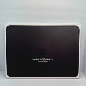 Apple Leather Sleeve for MacBook Air and MacBook Pro 13-inch (MTEH2FE/A) -Black. - Bild 1 von 7