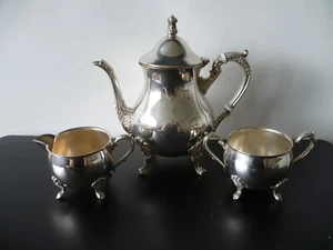 A Vintage 'M & R' Edwardian Style Three Piece Silver Plated Tea Set - Picture 1 of 12