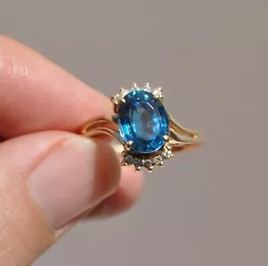 Anello in oro massiccio 14 kt con topazio estratto dalla terra e diamanti naturali - aureola ovale oro giallo - Foto 1 di 9