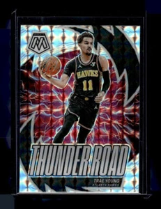 2023-24 Panini Mosaic #11 Trae Young Thunder Road Mosaic Atlanta Hawks - Foto 1 di 2