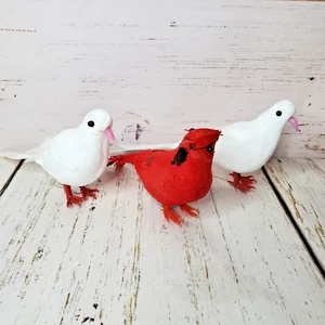 Kardinal Christbaumschmuck beflockt weiße Tauben roter Draht 3er Set Vögel - Bild 1 von 15