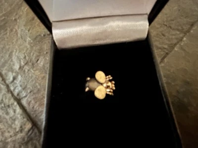 PIN/TACK ORO 14K - ABEJA CON ZAFIRO ESTRELLA NEGRO Foto 1 de 4