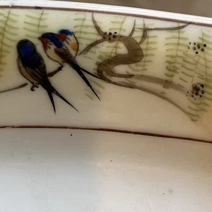 Antico piatto/vanità/scrivania/gioielli 8,25” dipinto a mano uccellini, giallo/nero - Foto 1 di 6