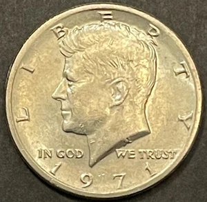 1971-P Kennedy Half Dollar - AU/BU - Nice Detail - Picture 1 of 2