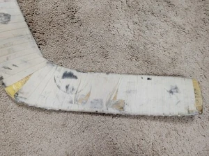 DOMINIK HASEK Early to Mid 90's Signed Buffalo Sabres Game Used Hockey Stick COA - Picture 1 of 6