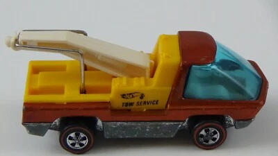 Hot Wheels Redline Heavyweights Tow Truck Brown/Red Car #883 - Image 1 of 4