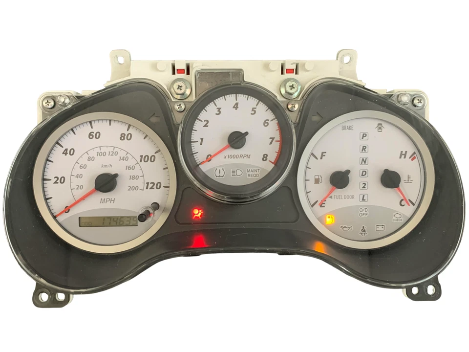 *Speedometer Instrument Cluster Dash Panel 2004 2005 Toyota Rav4 174,639 Miles - Image 1 of 3