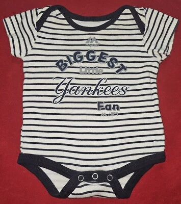 Mameluco Majestic Infant One Piece Biggest Little Yankee Fan 0-3 Meses Foto 1 de 4