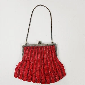Cartera vintage de cuentas de semillas rojas con broche de beso de metal floral mango de cadena - Imagen 1 de 11