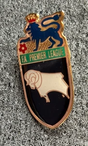 F.A. PREMIER LEAGUE DERBY COUNTY "THE RAMS" PIN ABZEICHEN - Bild 1 von 3