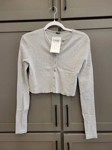 John Galt / Brandy Melville Brandy Melville Button Front Cropped Long Sleeve Top - Picture 1 of 4