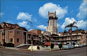 San Diego California Balboa Park TraveLodge Hotel años 50 autos postal vintage - Imagen 1 de 2