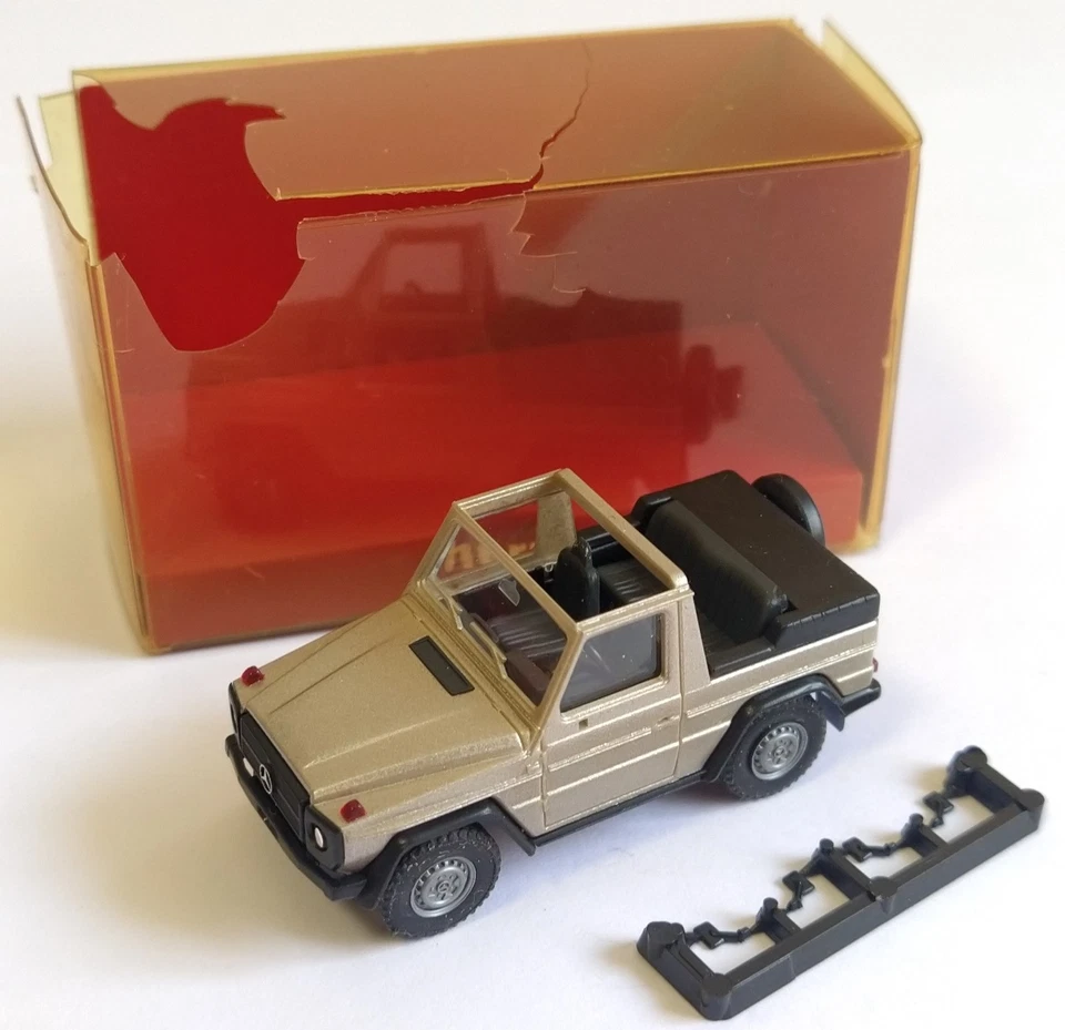 Herpa 1/87 H0 Mercedes Benz 230 GE Cabrio Grigio - Immagine 1 di 1