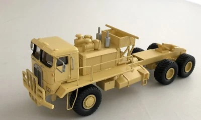Campo petrolífero HO 1/87 Kenworth 993 COE - Color desierto - Modelo de resina listo para usar Foto 1 de 2
