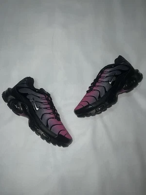 Nike Air Max Plus Tn - Nere Fucsia - Taglia EU 43 - US 9.5 - UK 8.5 - 27.5 CM - Immagine 1 di 4