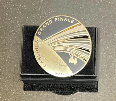 NASA JPL Cassini SATURN Satellite Cassini’s Grand Finale 1” Lapel Pin - Image 1 of 2