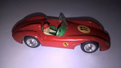 Solido Serie 100 art.103 Ferrrari 500 TRC 1a serie volante 2 razze 1958 con box. - Immagine 1 di 4