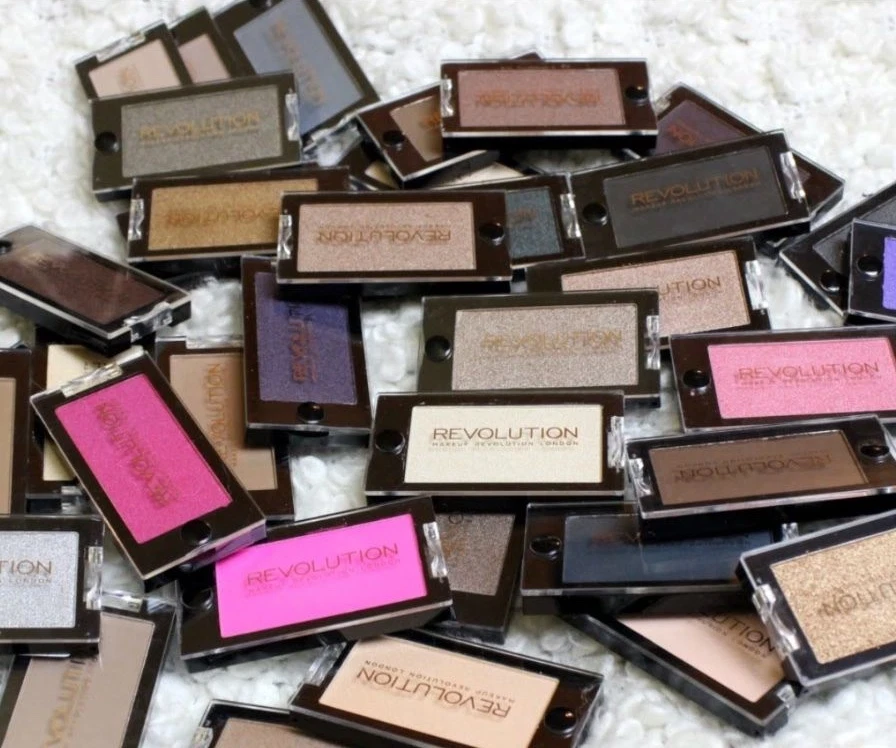 MAKEUP REVOLUTION EYESHADOW SINGLE NUDE NAKED BROWN CHRISTMAS STOCKING FILLER - Image 1 of 1